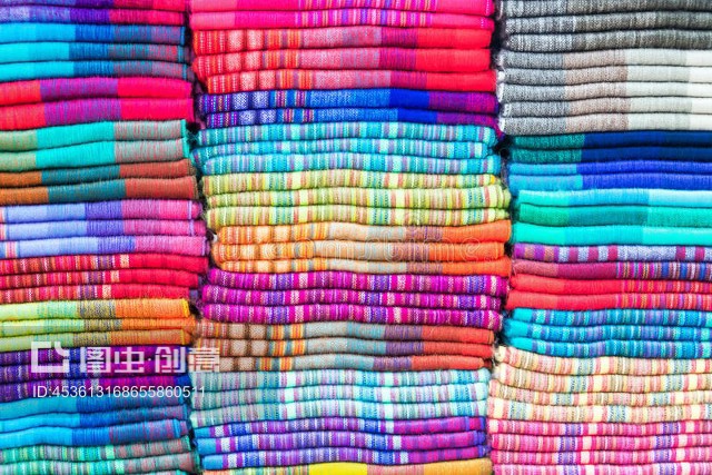 厄瓜多爾奧塔瓦洛的紡織品 傳統(tǒng)與市場(chǎng)的完美交融